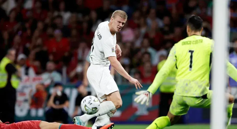 Erling Haaland ovacionado no Estádio do Dragão 